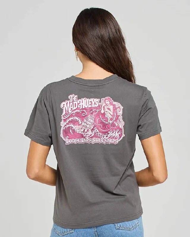 The Mad Hueys Loose Lips Sink Ships Womens Tee Iron Safe Non-Iron Wrinkle Free