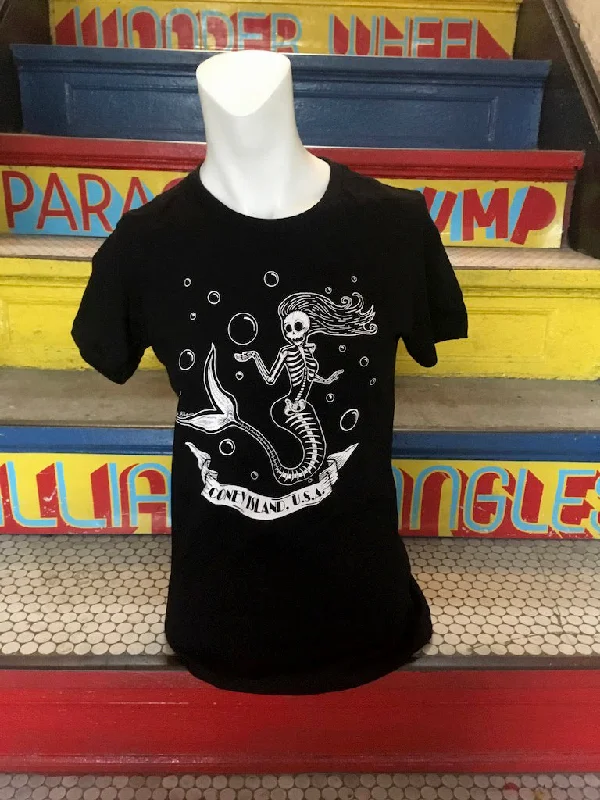 T-Shirt - 2018 Mermaid Parade - Women Black Boxy Fit Fitted Loose